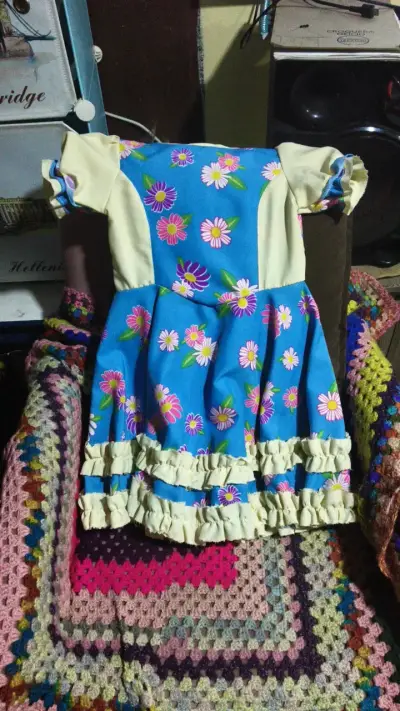 Vestido infantil floral azul con volantes - miniatura 1
