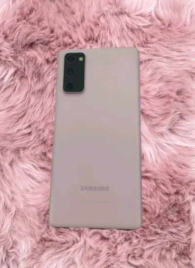 Samsung Galaxy S20 FE en buen estado - miniatura 1