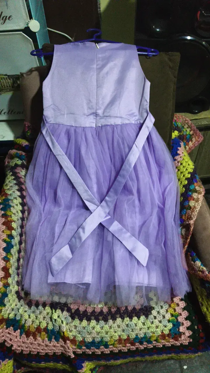 Vestido de fiesta infantil lila con lentejuelas - 2