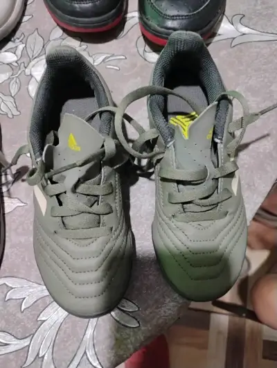 Zapatillas deportivas para niños Adidas y Puma - miniatura 3