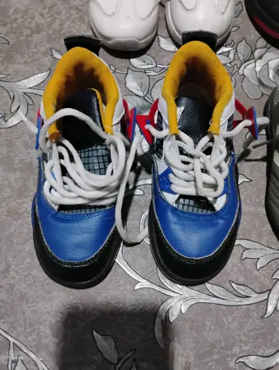 Zapatillas deportivas para niños Adidas y Puma - miniatura 6