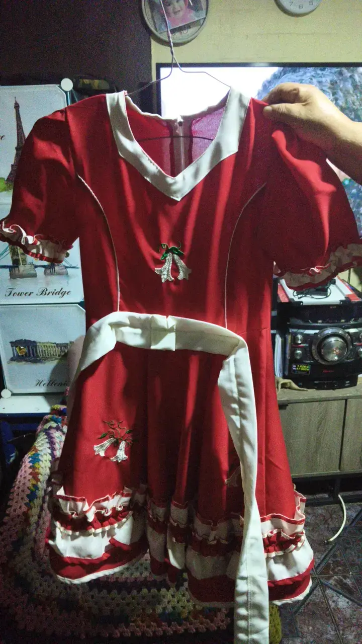 Vestido rojo de cueca con detalles blancos - 1