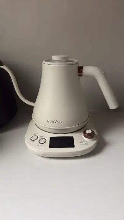Hervidor eléctrico blanco MouVair con control de temperatura - miniatura 1