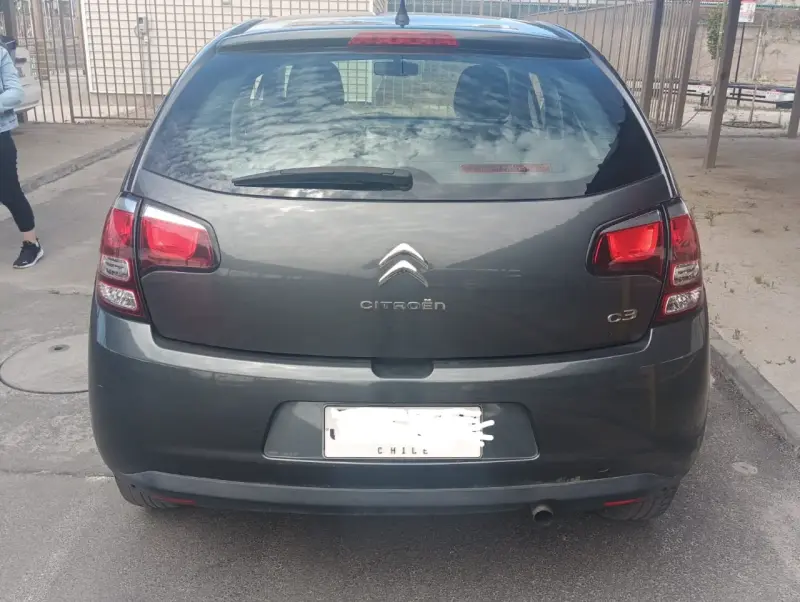 Auto Citroën C3 Hatchback Gris en Buen Estado - 2