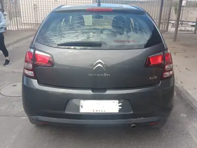 Auto Citroën C3 Hatchback Gris en Buen Estado - miniatura 2