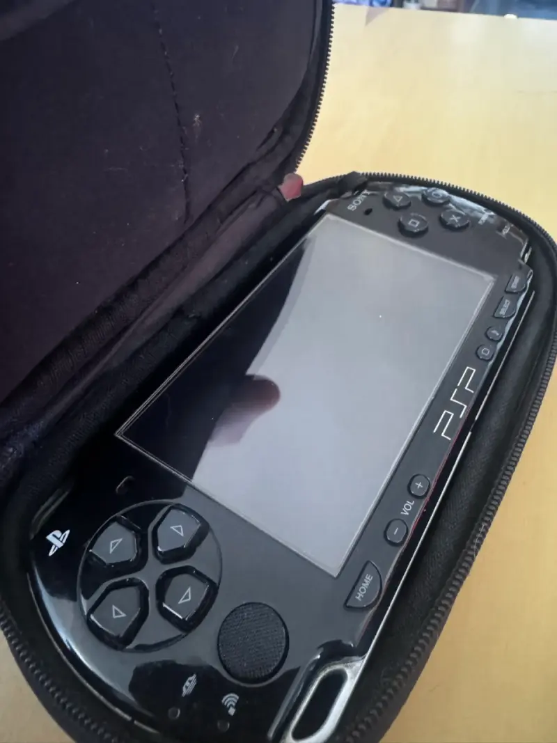 Consola portátil PSP Sony con estuche - 2