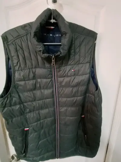 Chaleco acolchado Tommy Hilfiger verde para hombre - miniatura 1