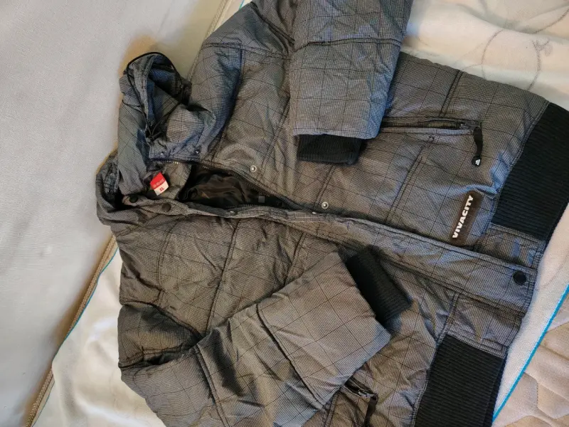 Chaqueta acolchada gris con capucha Vivacity - 2