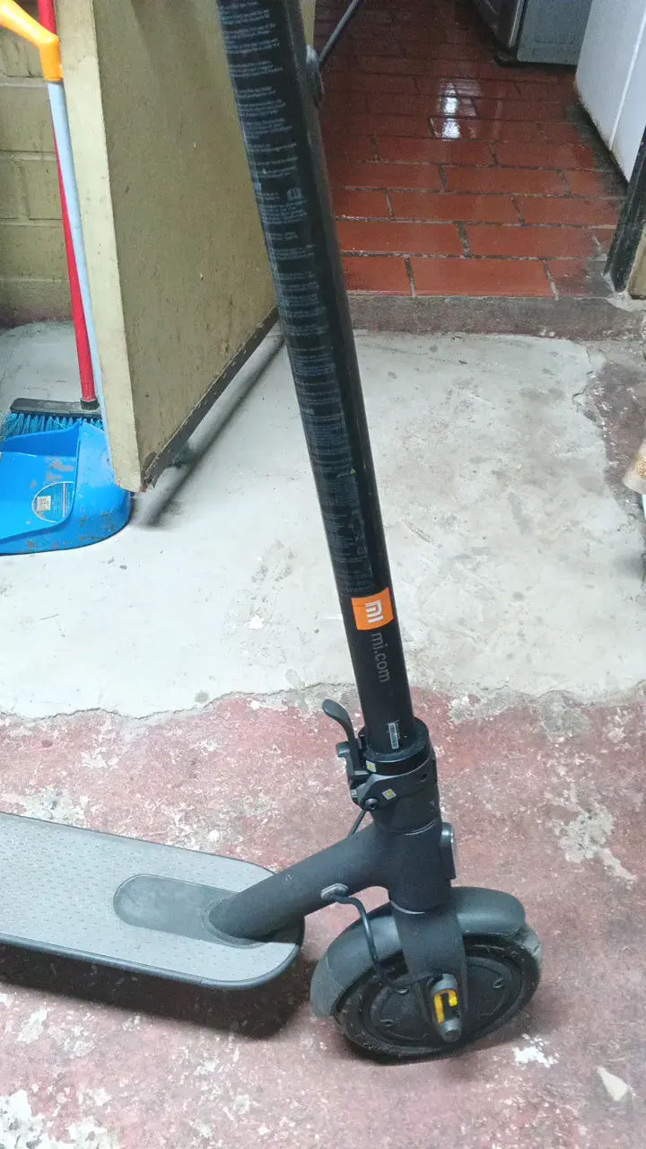 Scooter eléctrico Xiaomi plegable en buen estado - 2