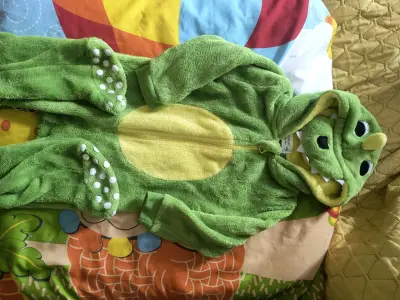 Pijama enterito para bebé con estrellas - miniatura 2