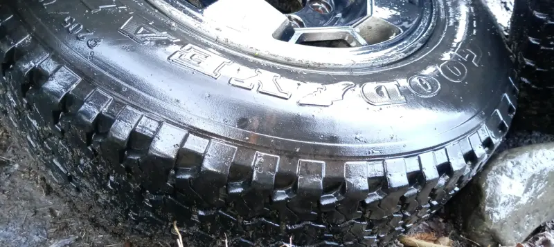 Juego de neumáticos Goodyear Wrangler usados - 2
