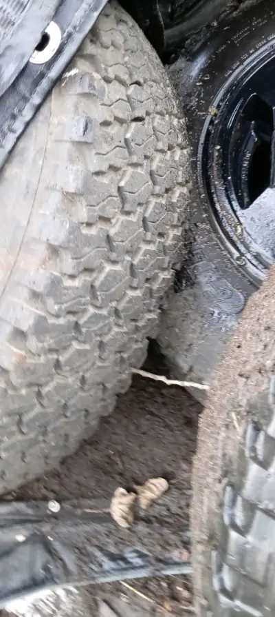 Juego de neumáticos Goodyear Wrangler usados - miniatura 4