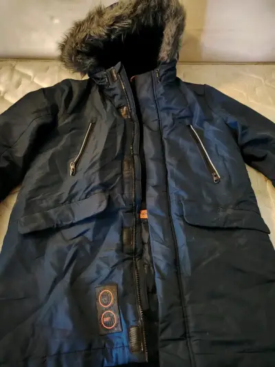 Parka azul con capucha de piel sintética - miniatura 1