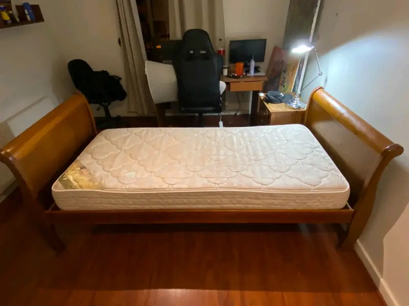 Cama de madera con colchón individual - 3