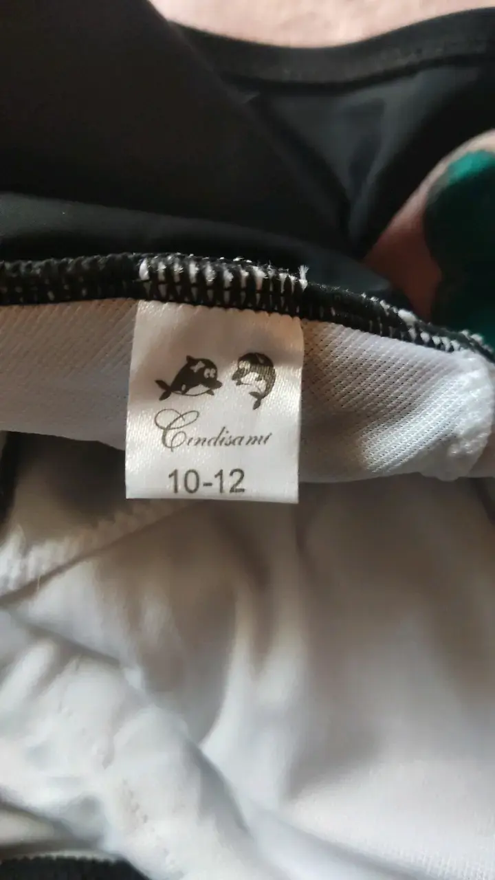 Traje de baño negro con diseño 'LOVE' - 2