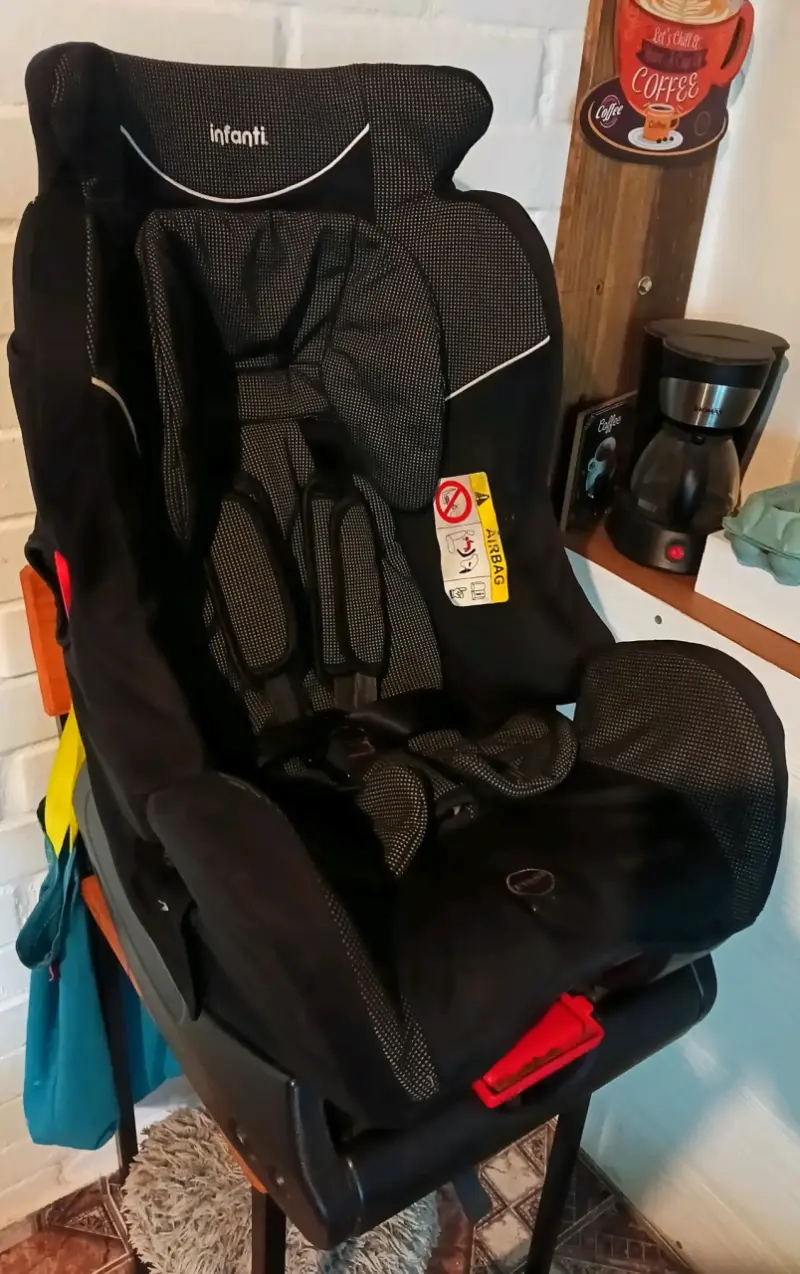 Silla de Auto Infanti Negra para Bebé - 6