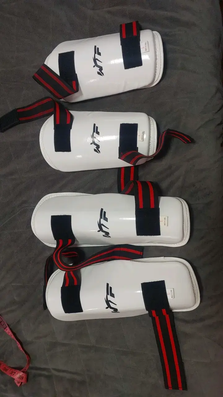 Espinilleras de Taekwondo WTF con correas ajustabl - 1