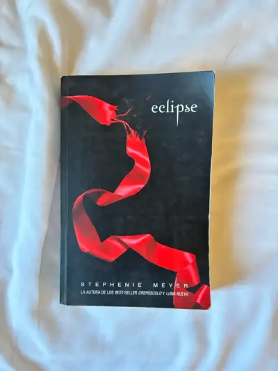 Libro Eclipse de Stephenie Meyer en buen estado - miniatura 1