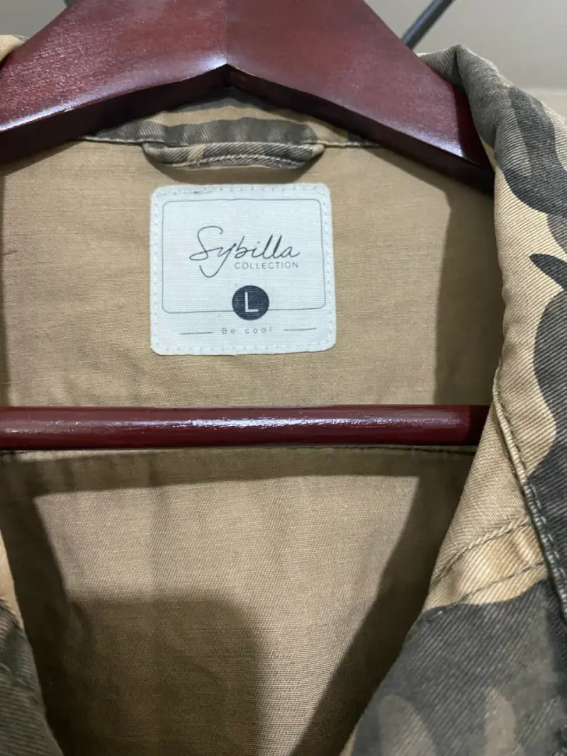 Chaqueta camuflada con estrellas Sybilla talla L - 2