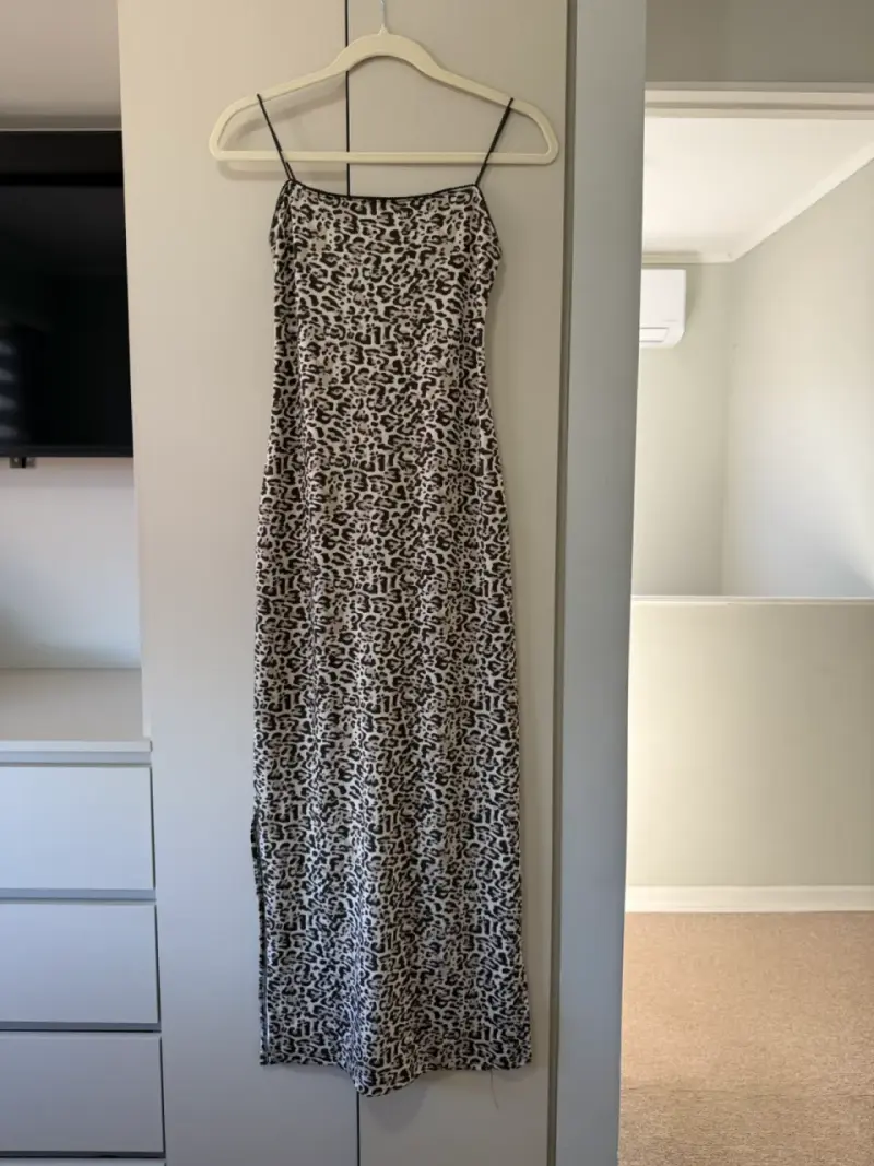 Vestido largo con estampado animal print