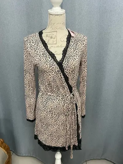Bata animal print Victoria's Secret - miniatura 1
