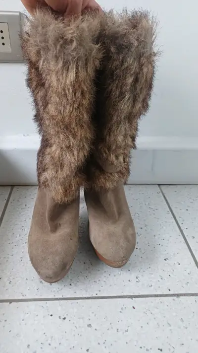 Botas de tacón con forro de piel sintética - miniatura 2