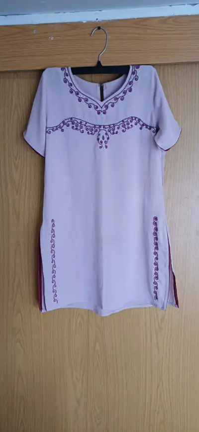 Blusa bordada de mujer color lila - miniatura 1