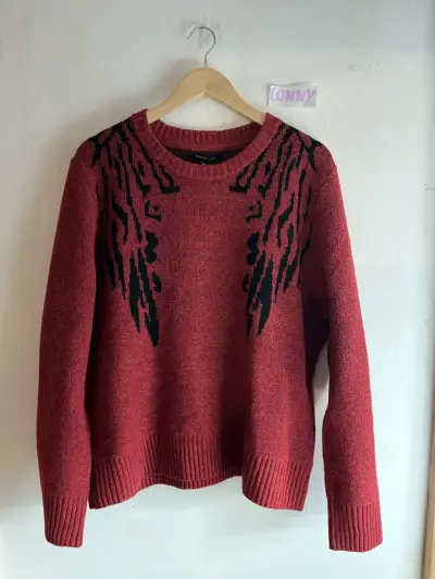 Suéter / chaleco rojo con diseño - miniatura 1