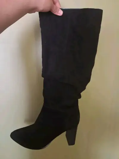 Botas negras de tacón alto para mujer - miniatura 1