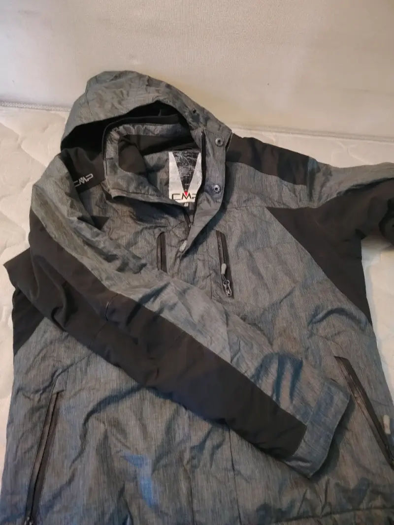 Chaqueta impermeable CMP gris con capucha - 4