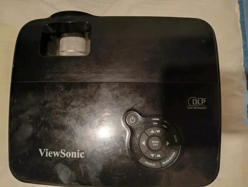 Proyector ViewSonic DLP con múltiples entradas - 2
