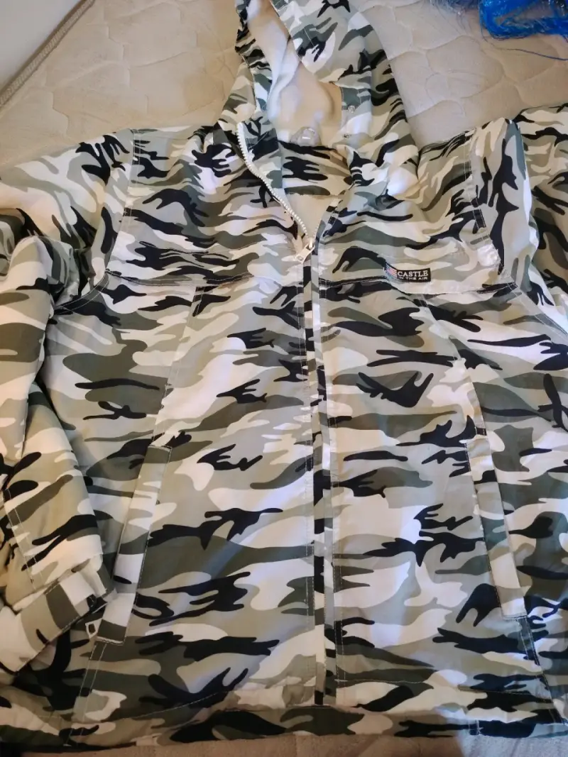 Chaqueta camuflada con capucha Castle - 1