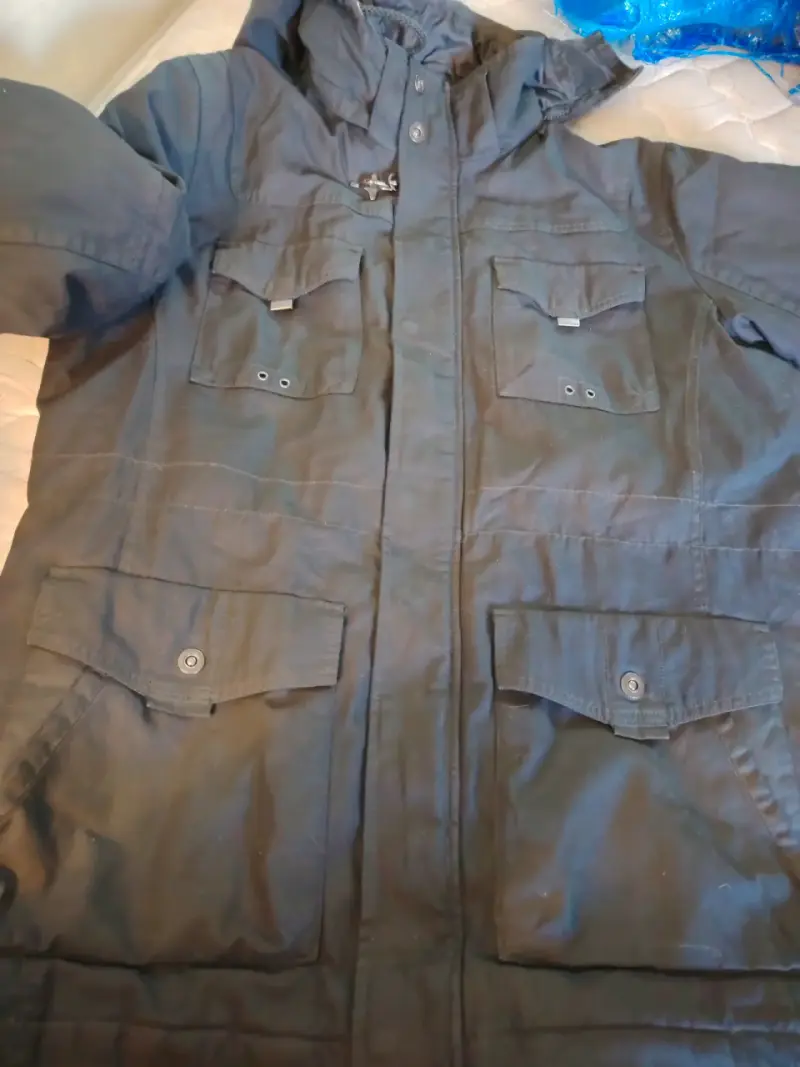 Parka negra con capucha Angelo Litrico - 2