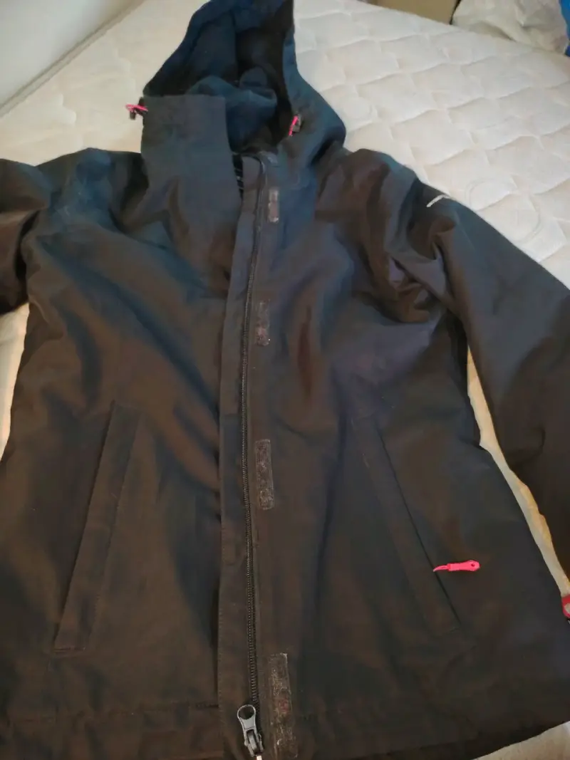 Chaqueta impermeable negra con capucha Icepeak - 2