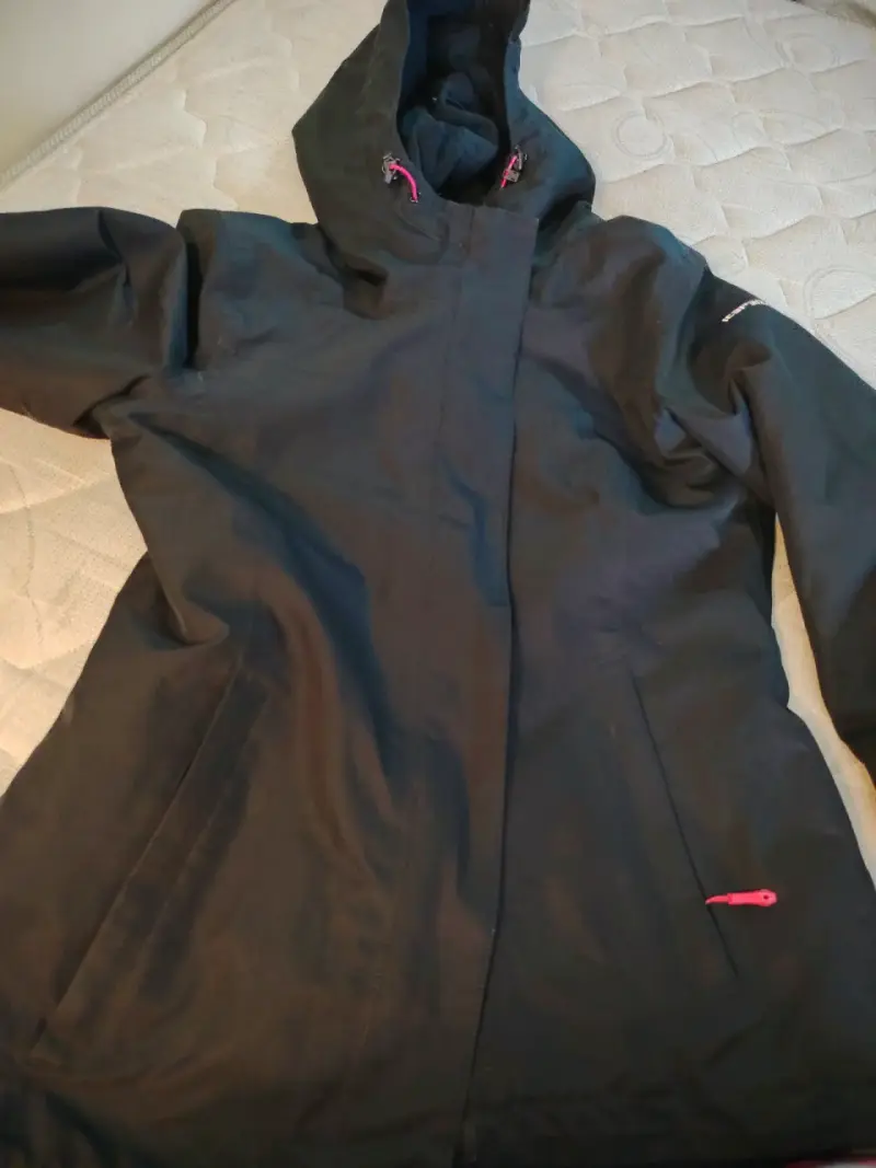 Chaqueta impermeable negra con capucha Icepeak - 4