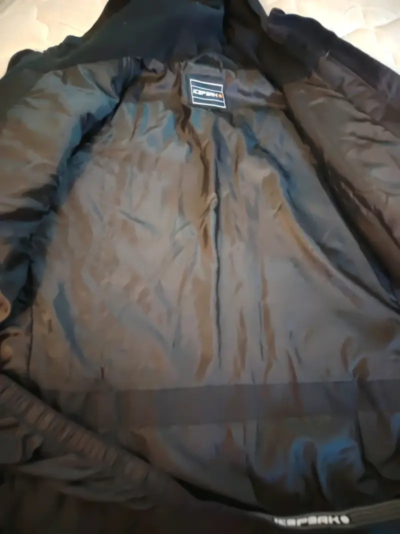 Chaqueta impermeable negra con capucha Icepeak - 5