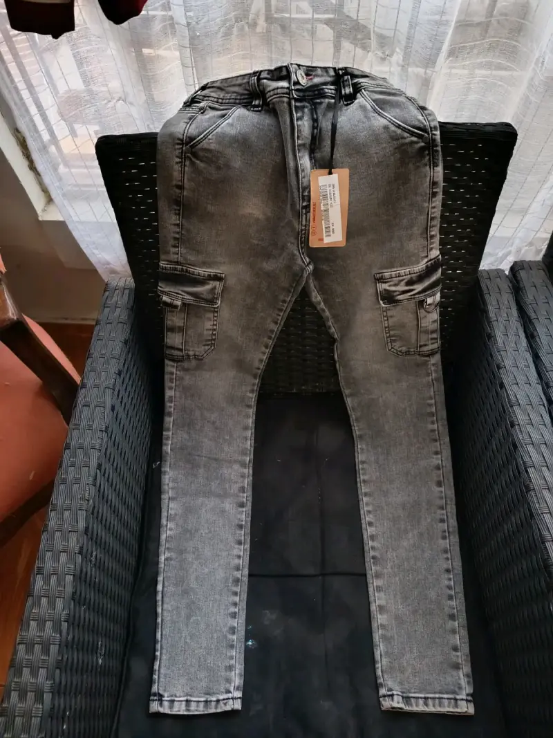 Jeans gris pitillo talla 16 - 1