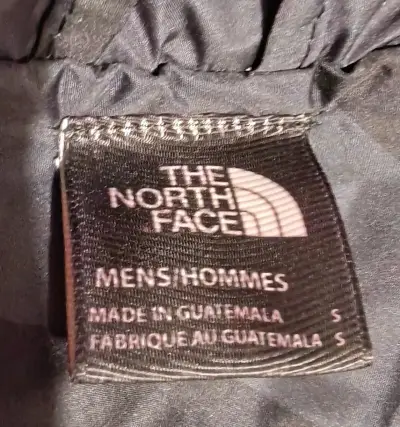 Chaqueta The North Face azul con diseño camuflado - miniatura 5