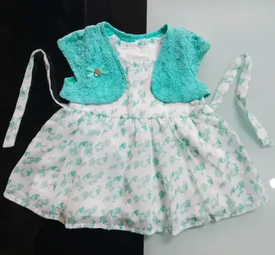 Vestido de bebé - miniatura 1
