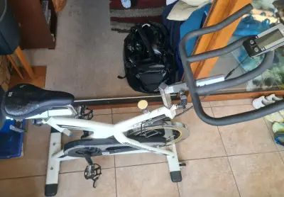 Bicicleta estática BH modelo SB2.2 - miniatura 3