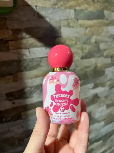 Perfume Árabe Tubbees Strawberry Cheesecake 50ml - miniatura 2