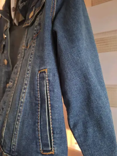 Chaqueta de mezclilla azul para niña talla 12 - miniatura 3