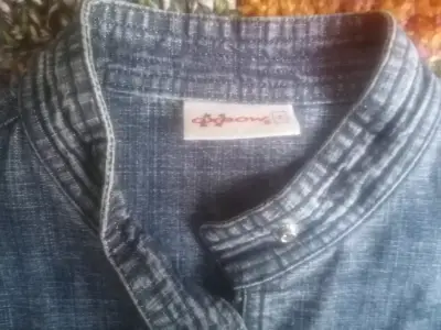 Chaqueta de mezclilla azul para mujer - miniatura 2