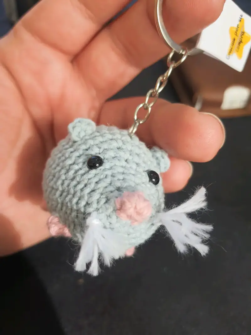 Llavero de ratón tejido a crochet - 2