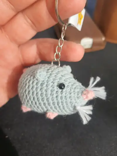 Llavero de ratón tejido a crochet - miniatura 3