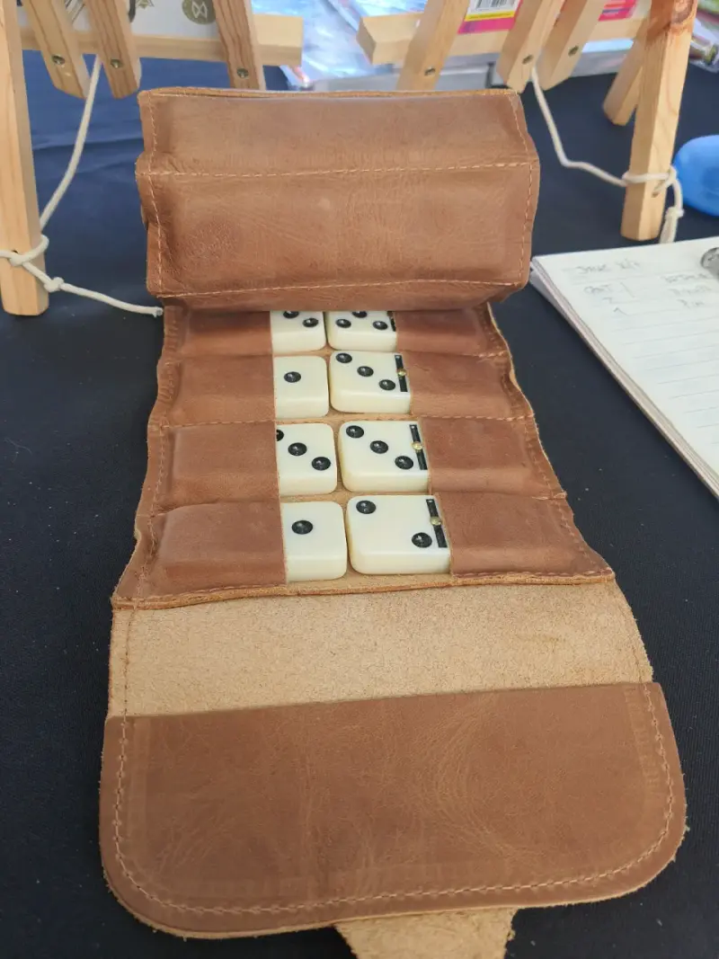 Estuche de Cuero para Dominó con Fichas - 3
