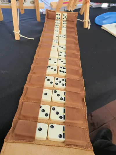 Estuche de Cuero para Dominó con Fichas - miniatura 4