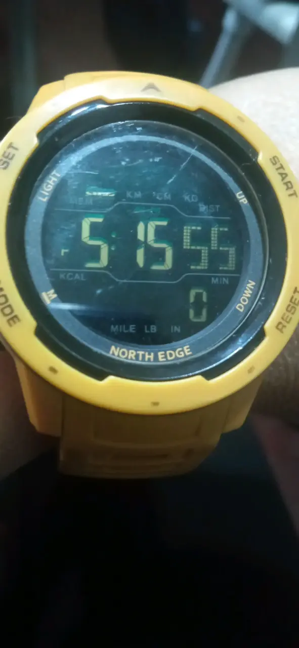 Reloj deportivo digital North Edge amarillo - 1