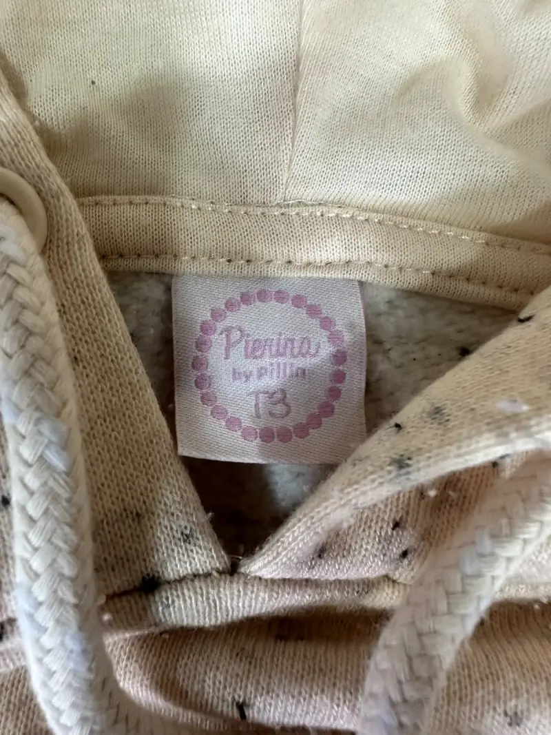 Polerón infantil con capucha y diseño de frutas - 2