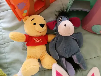 Lote de muñecos de peluche y juguetes infantiles - miniatura 5